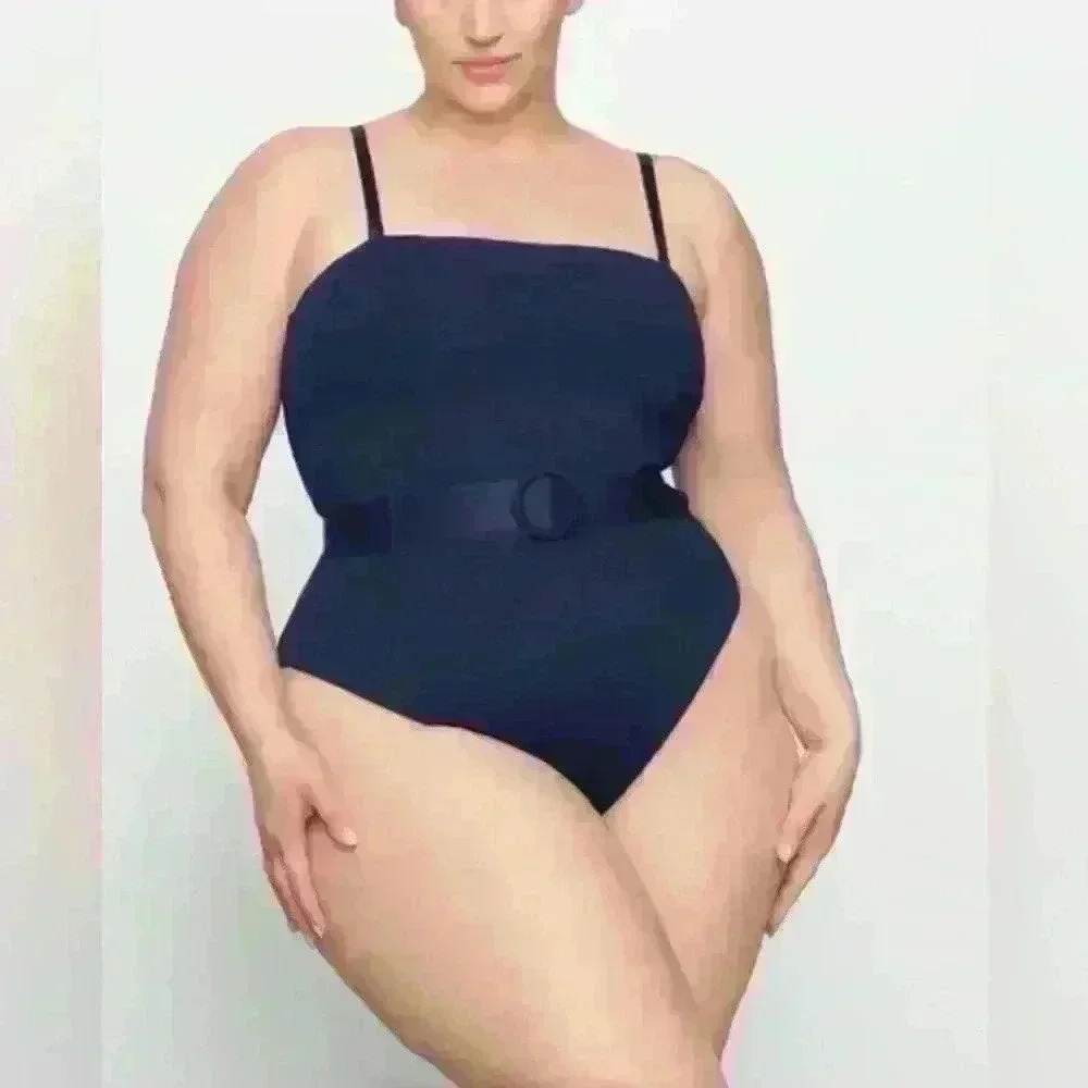 Skims Sculpting one piece Swimsuit - Picture 4 of 4